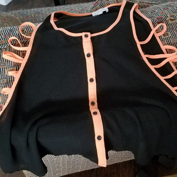 Stuff - Picture 6 of 7